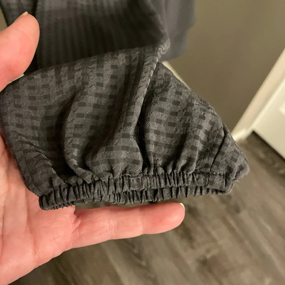 The Limited black and grey checked v-neck peplum blouse size small. - Picture 4 of 5